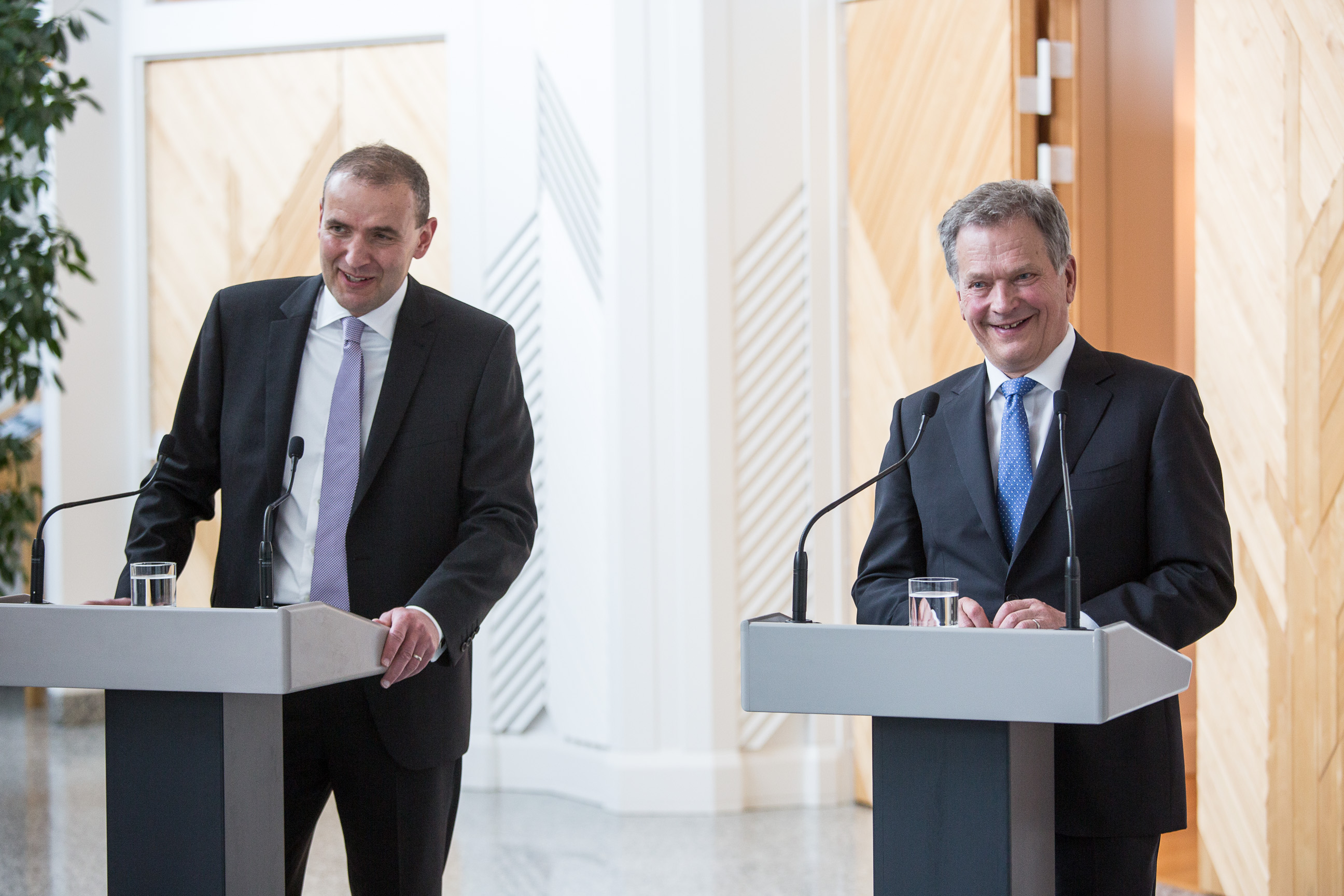 President of Iceland Guðni Thorlacius Jóhannesson and his wife, Eliza Jean Reid visit Finland on 31 May and 1 June 2017. President of the Republic Sauli Niinistö and Mrs Jenni Haukio received the Icelandic presidential couple in Mäntyniemi. Photo: Matti Porre/Office of the President of the Republic of Finland