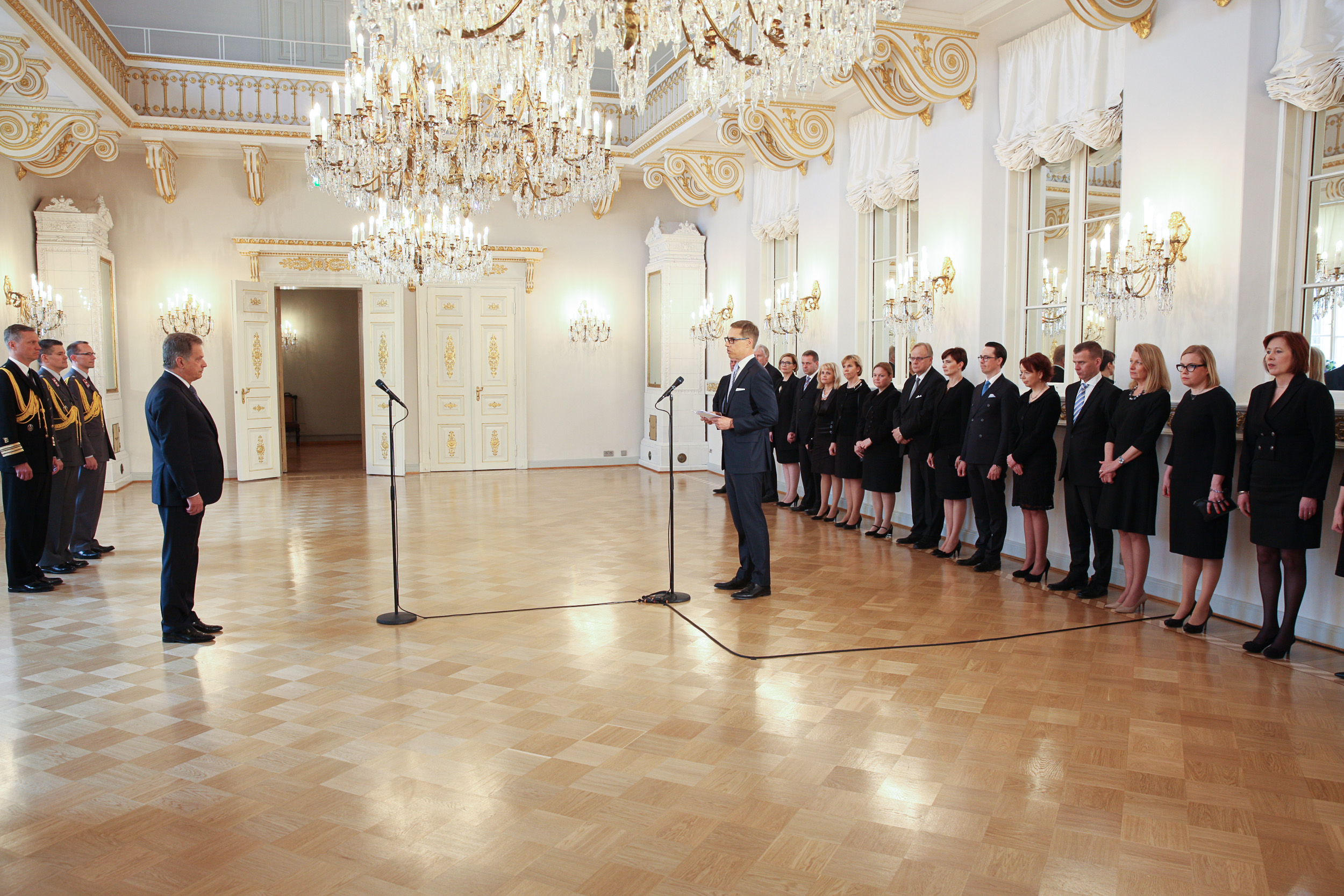 Eroavan hallituksen jäähyväiskäynti Presidentinlinnassa 29.5.2015.