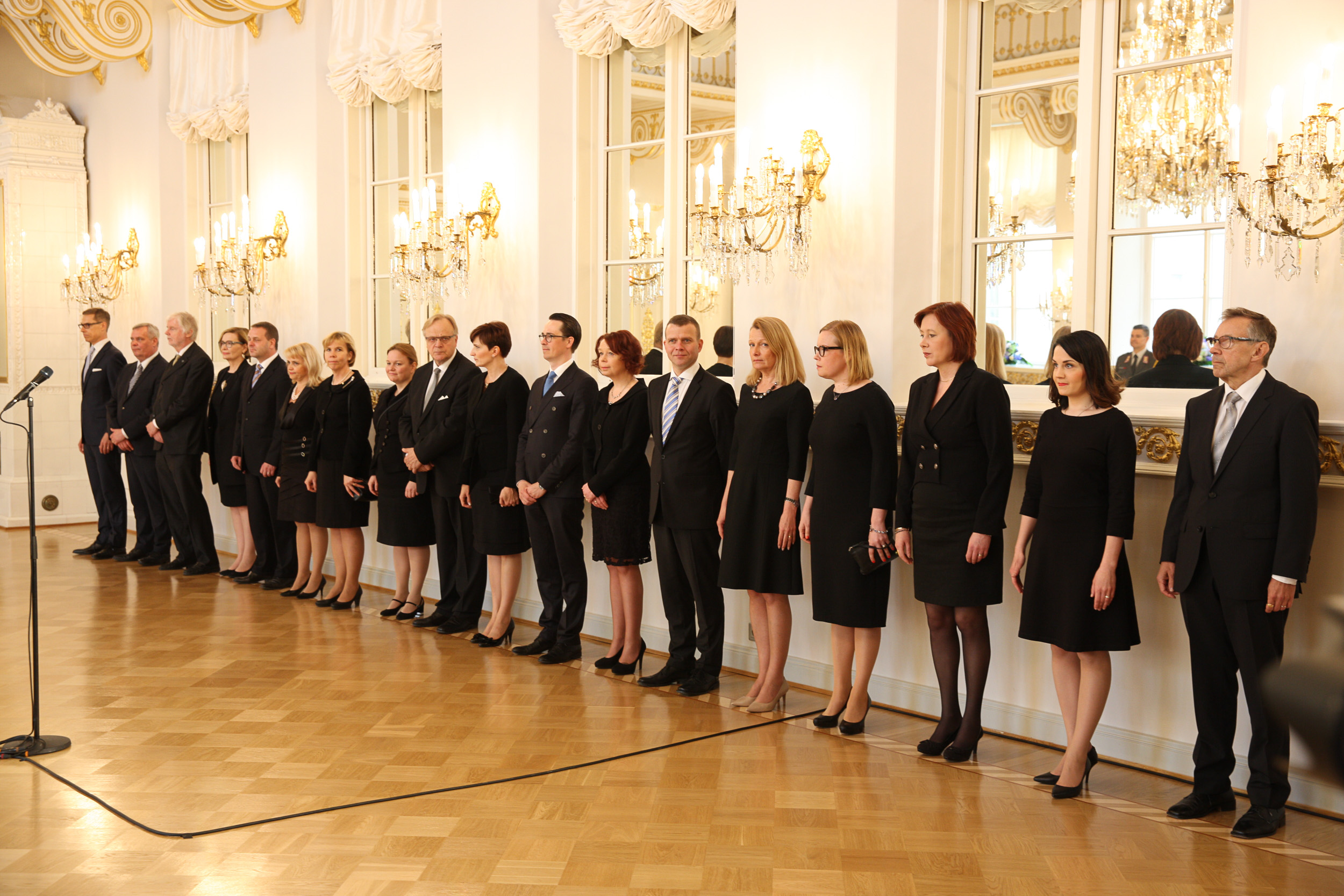 Eroavan hallituksen jäähyväiskäynti Presidentinlinnassa 29.5.2015.
