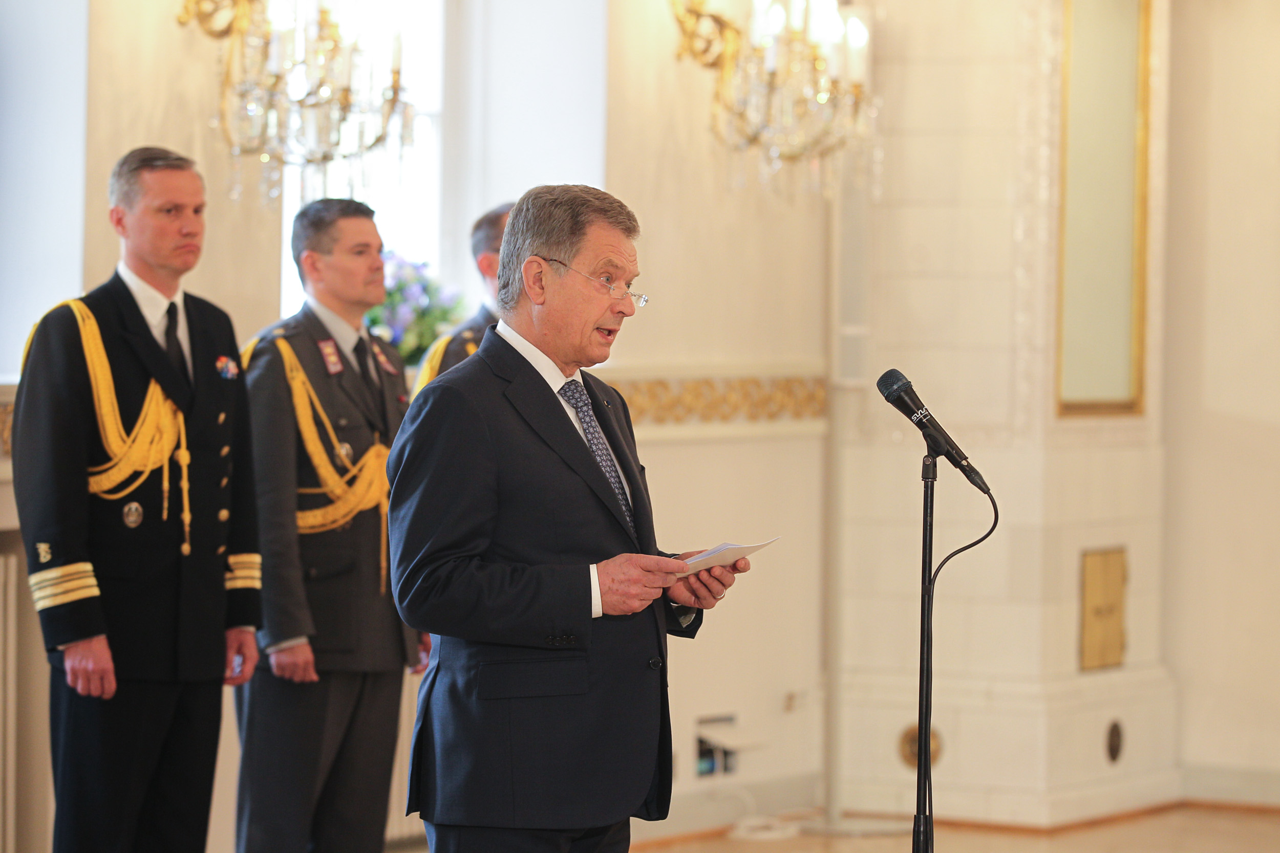 Eroavan hallituksen jäähyväiskäynti Presidentinlinnassa 29.5.2015.