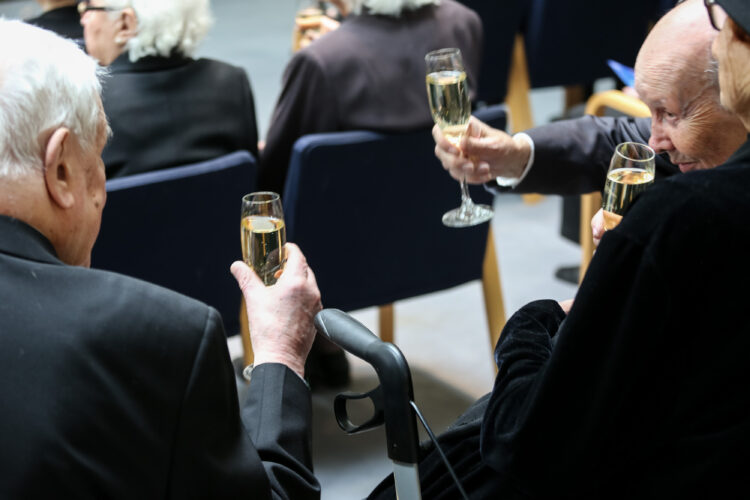 Presidentti Niinistö osallistui Kansallisen veteraanipäivän pääjuhlaan Finlandia-talolla 27. huhtikuuta 2018. Ennen pääjuhlaa järjestetyssä tilaisuudessa luovutettiin Suomen Valkoisen Ruusun I luokan mitali 41 veteraanille. Kuva: Matti Porre/Tasavallan presidentin kanslia