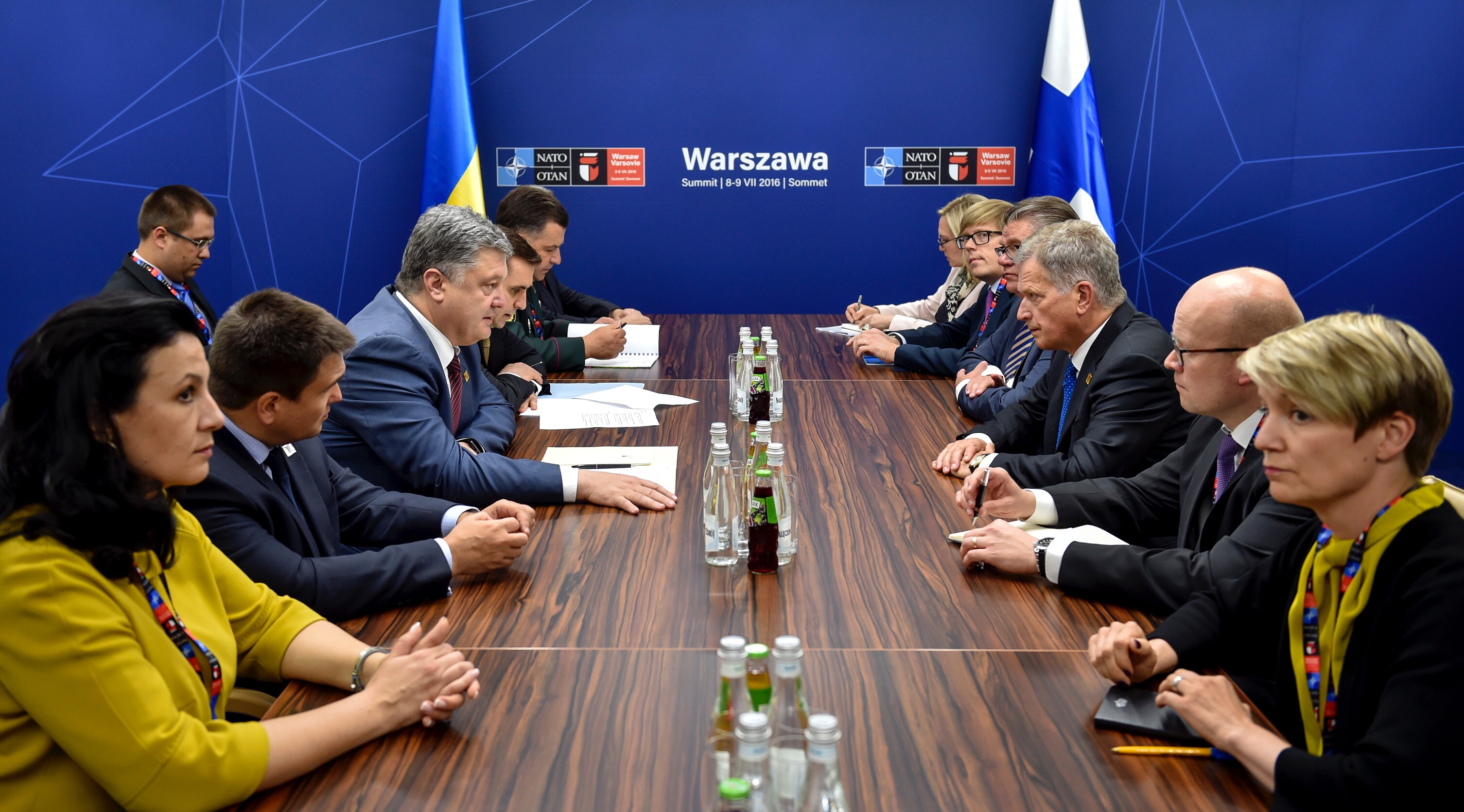 Tasavallan presidentti Sauli Niinistö ja Ukrainan presidentti Petro Poroshenko Varsovassa 8.7.2016. Kuva: Mykola Lazarenko