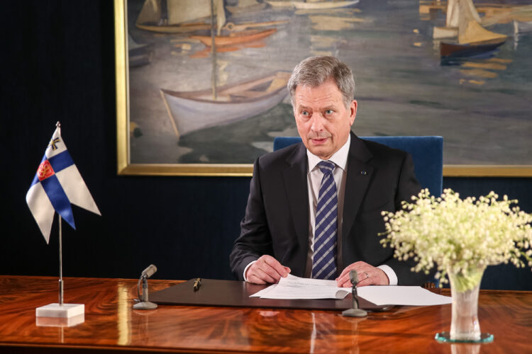 Tasavallan presidentti Sauli Niinistö pitämässä uudenvuodenpuhetta 2018. Kuva: Matti Porre/Tasavallan presidentin kanslia