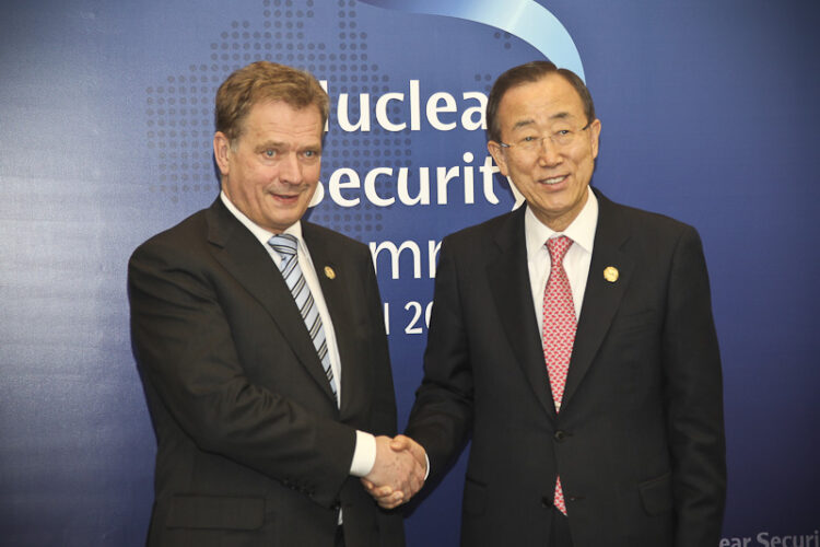  President of the Republic Sauli Niinistö met UN Secretary-General Ban Ki-Moon at the international Nuclear Security Summit in Seoul, South Korea on 26 March 2012. Copyright © Office of the President of the Republic of Finland