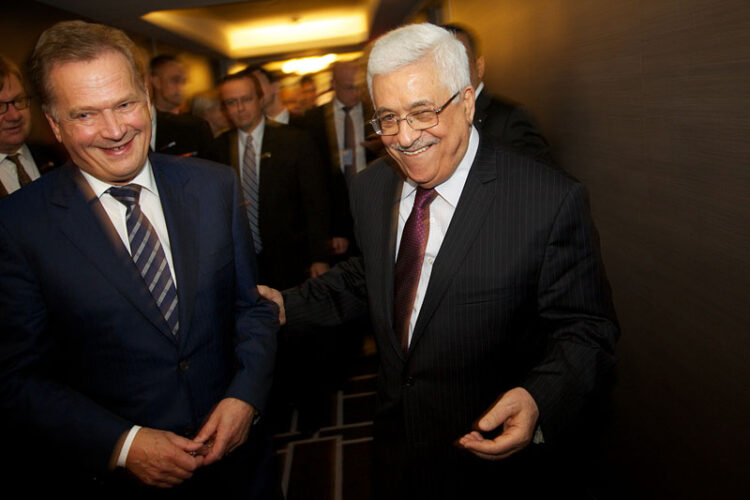 Tasavallan presidentti Sauli Niinistö tapasi palestiinalaishallinnon presidentin Mahmoud Abbasin torstaina 26. syyskuuta 2012 New Yorkissa. Copyright © Tasavallan presidentin kanslia 