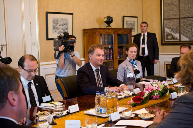             Presidentti Niinistö keskusteluissa presidentti Áderin kanssa Sándor-palatsissa. Kuva: Maiju Saari