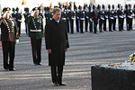  Presidentti Niinistö laskee seppeleen kansallismuistomerkille Akershusin linnoituksella 10. lokakuuta 2012. Copyright © Tasavallan presidentin kanslia 