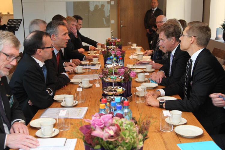 Presidentti Sauli Niinistö ja Norjan pääministeri Jens Stoltenberg tapasivat Oslossa 10. lokakuuta 2012. Esillä olivat Suomen ja Norjan kahdenväliset suhteet, arktisia alueita koskevat kysymykset sekä ajankohtaiset kansainväliset asiat. Copyright © Tasavallan presidentin kanslia