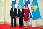  Virallinen valokuva: tasavallan presidentti Sauli Niinistö, Kazakstanin presidentti Nursultan Nazarbajev ja rouva Jenni Haukio. Copyright © Tasavallan presidentin kanslia 