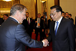 Presidentti Niinistö tapasi Kiinan pääministerin Li Keqiangin tiistaina 9. huhtikuuta 2013 Pekingissä. Keskusteluissa olivat esillä Suomen ja Kiinan suhteet sekä yhteistyömahdollisuudet. Kuva: Lehtikuva