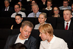  Presidentti Niinistö ja ohjaaja Suutari keskustelevat ennen elokuvan alkua.