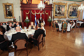  Presidentti Bērziņš puhui valtiovierailun juhlaillallisilla. Copyright © Tasavallan presidentin kanslia 
