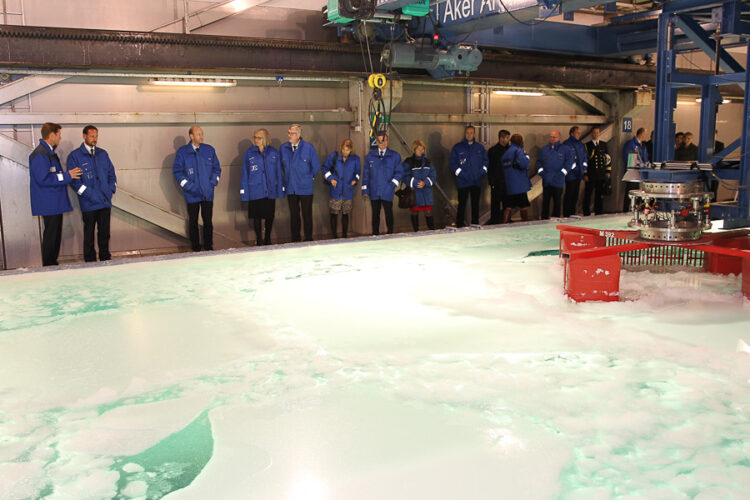  Ensimmäisen päivän ohjelmaan kuului vierailu meriteollisuusyhtiö Aker Arcticissa. Copyright © Tasavallan presidentin kanslia 