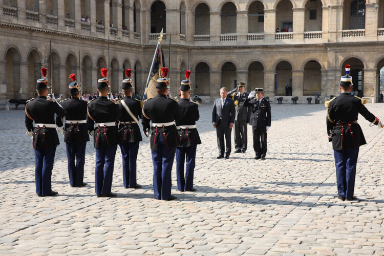 Official visit to France on 9-11 July 2013. Copyright © Office of the President of the Republic