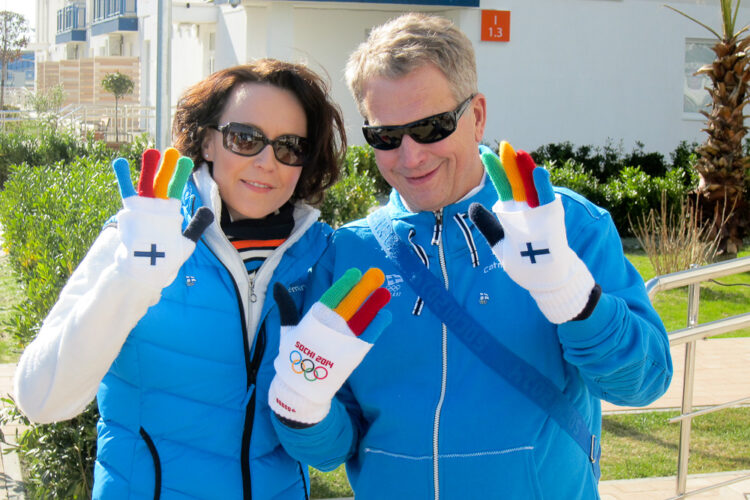  The official Olympic Games mittens are comfortably warm. Copyright © Office of the President of the Republic 