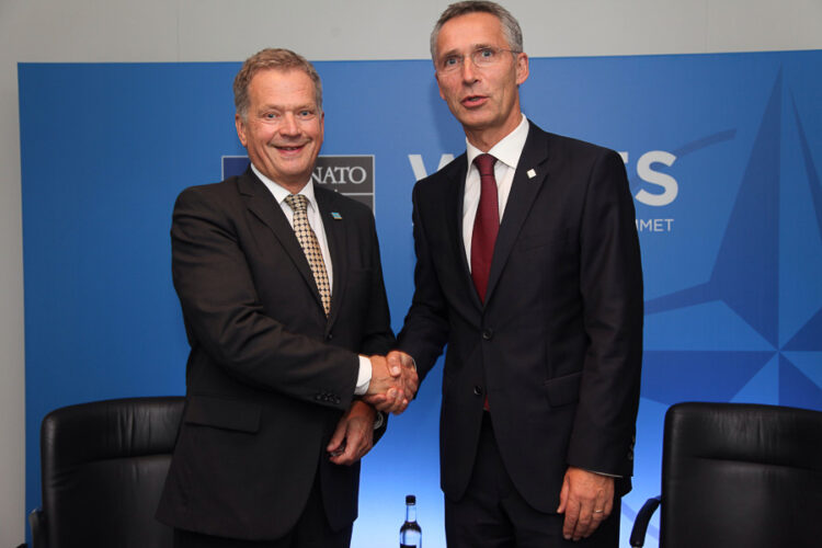 NATO Secretary General Anders Fogh Rasmussen (left) and Prime Minister David Cameron of the UK welcomed President Sauli Niinistö to the NATO summit.
