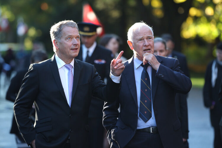  The President and the Governor General at the park of Rideau Hall.
