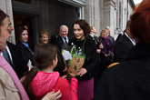  Local Finns welcoming the Presidential Couple. Copyright © Office of the President of the Republic 