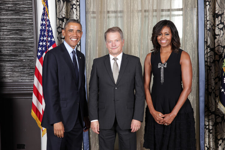  Yhdysvaltain presidentin vastaanotolla tiistaina 24. syyskuuta: presidentti Barack Obama, presidentti Sauli Niinistö ja rouva Michelle Obama. Kuva: Lawrence Jackson / White House 
