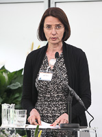 Svenska Handelshögskolanin professori Anne Brunila.