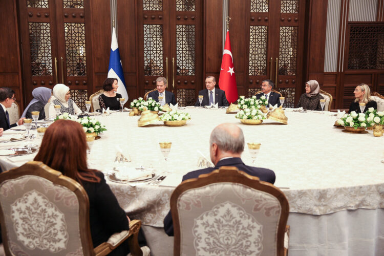 Presidentti Erdoganin tarjoamalla virallisella päivällisellä. Copyright © Tasavallan presidentin kanslia
