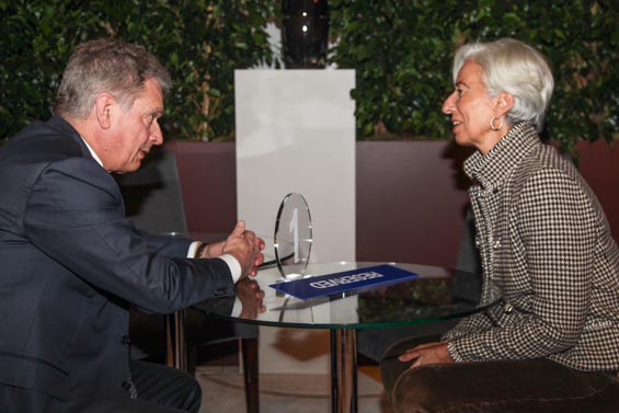 Presidentti Sauli Niinisö ja kansainvälisen valuuttarahaston IMF:n pääjohtaja Christine Lagarde tapasivat Davosissa 21. tammikuuta. Copyright © Tasavallan presidentin kanslia