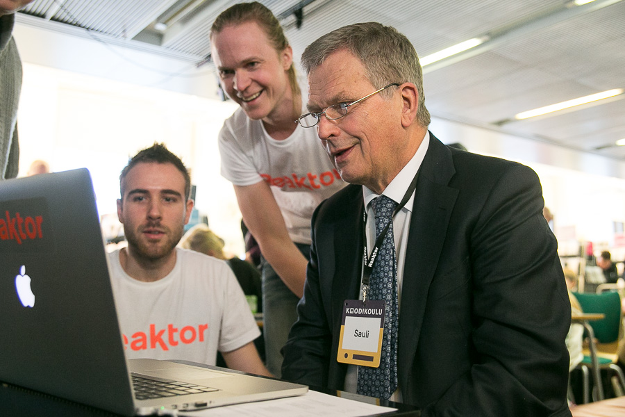 'Now you must turn the turtle's nose downwards,' instructs Markus Lindqvist (left) and the Headmaster of the Code School Juha Paananen, who created the idea behind the school. Copyright © Office of the President of the Republic of Finland