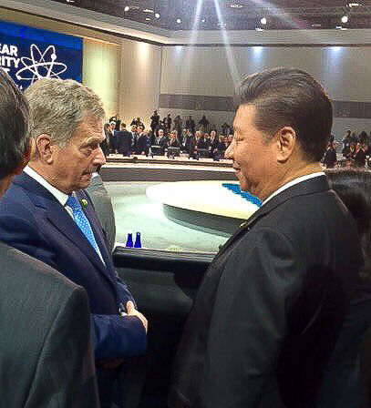 President Niinistö and President of China Xi Jinping discussing before the first session of the Summit. Photo: Office of the President of the Republic