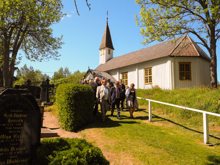  Matkaohjelmaan kuului  vierailu Lumparlandin 1720-luvulla rakennetussa Ahvenanmaan vanhimmassa puukirkossa. Kuva: Katri Makkonen/Tasavallan presidentin kanslia 