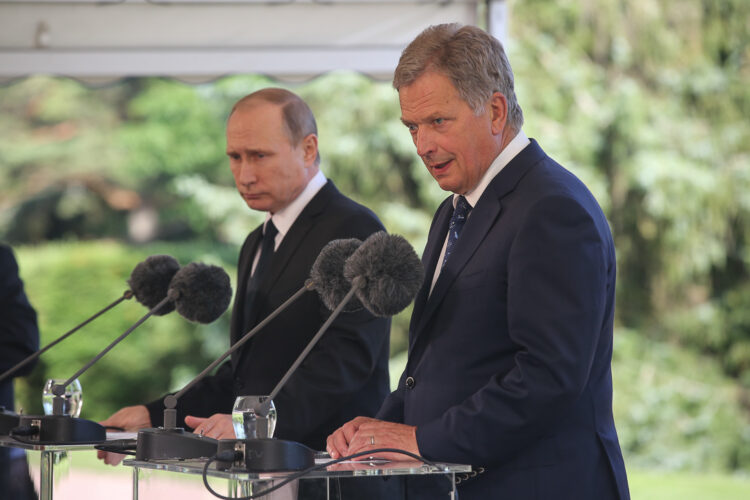 President of Russia Vladimir Putin arrived in Finland for a working visit on Friday, 1 July 2016. The discussions with President of the Republic Sauli Niinistö took place at Kultaranta summer residence. Photo: Juhani Kandell/Office of the President of the