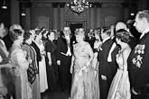 Presidentti Juho Kusti Paasikivi ja rouva Alli Paasikivi itsenäisyyspäivän vastaanotolla 6.12.1953. Kuva: Lehtikuva