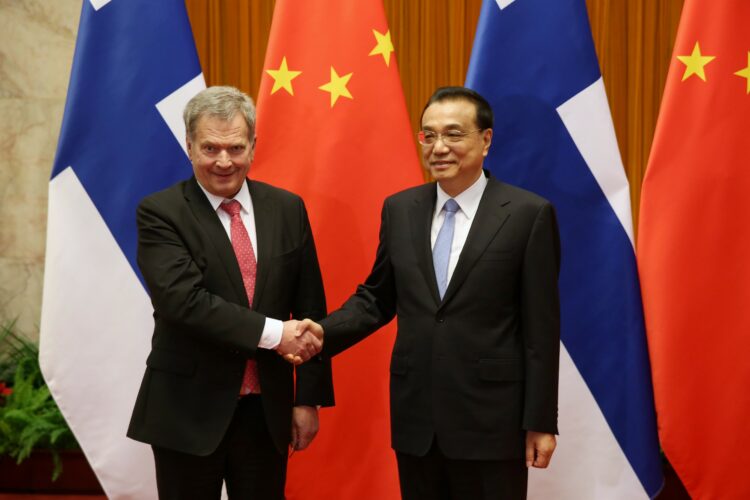 President Niinistö and Chinese Premier Li Keqiang discussed especially economic relations between Finland and China and clean-tech during their meeting. Photo: Matti Porre/Office of the President of Finland