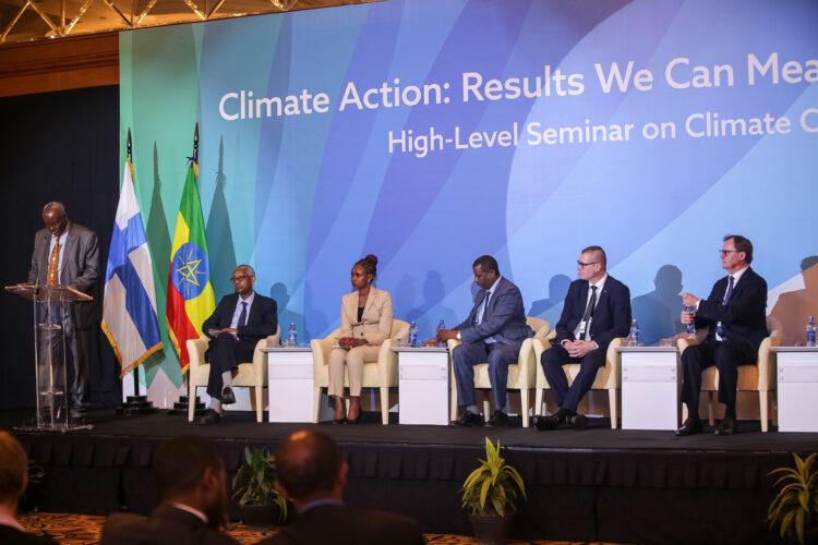 Paneelikeskustelu ilmastonmuutosaiheisessa konferenssissa Addis Abebassa 15. lokakuuta 2019. Kuva: Juhani Kandell/Tasavallan presidentin kanslia
