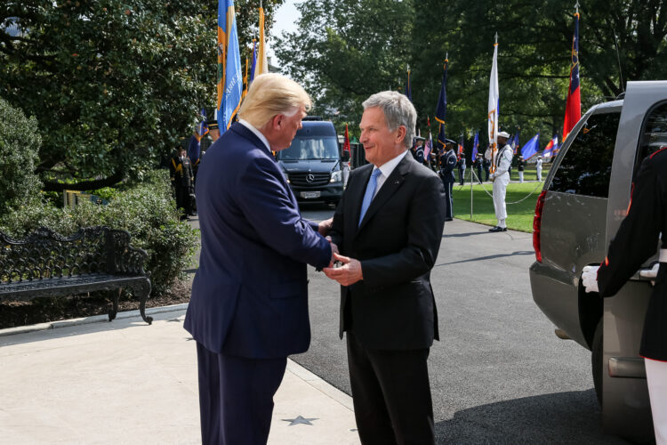 President Donald Trump welcomes President Sauli Niinistö to the White House at the South Portico on 2 October 2019. Photo: Matti Porre/Office of the President of the Republic of Finland 