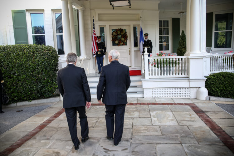 Frukostmöte med Förenta staternas vicepresident Mike Pence. Foto: Matti Porre/Republikens presidents kansli
