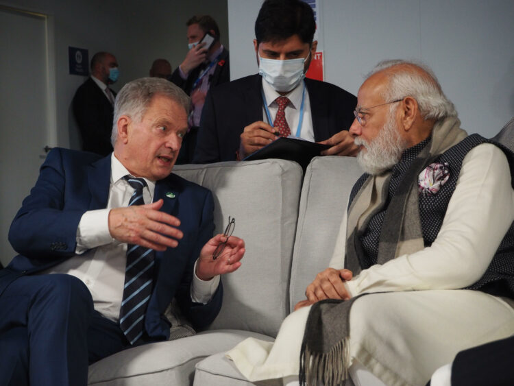 Presidentti Niinistö ja Intian pääministeri Narendra Modi keskustelevat YK:n COP26-ilmastokokouksessa Glasgow’ssa 2. marraskuuta 2021. Kuva: Tino Savolainen/Tasavallan presidentin kanslia