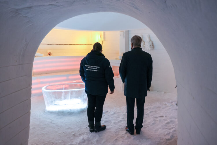 President Niinistö toured Kemi Snow Castle, with Susanna Koutonen, CEO of Kemin Matkailu Oy, as his guide. Photo: Jouni Mölsä/Office of the President of the Republic of Finland
