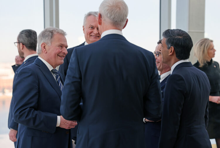 President Niinistö in discussions with the President of Lithuania and the Prime Ministers of Latvia, Sweden and the United Kingdom. Photo: Riikka Hietajärvi/Office of the President of the Republic of Finland