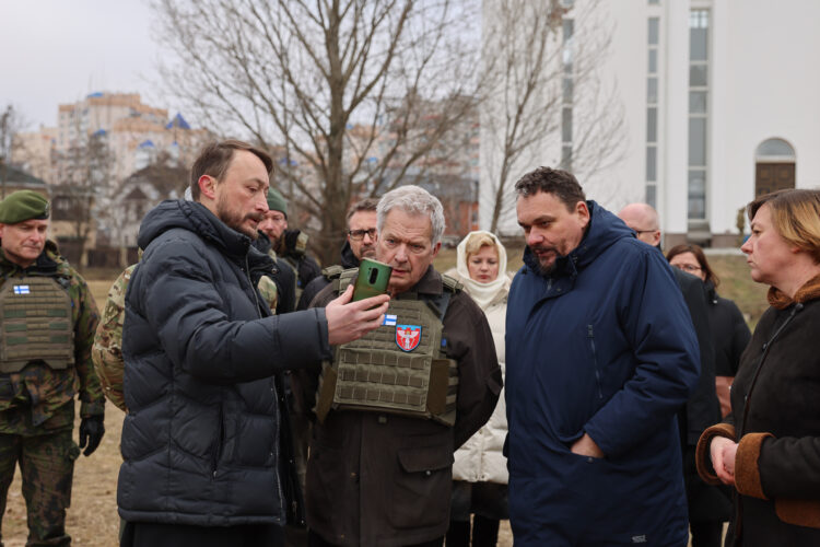 President Niinistö besökte staden Butja i Ukraina tisdagen den 24 januari 2023. Foto: Riikka Hietajärvi/Republikens presidents kansli