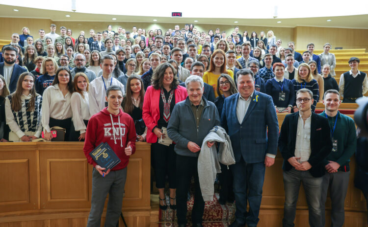 President Niinistö discussed with the students of the Taras Shevchenko National University of Kyiv on Tuesday 24 January 2023. Photo: Riikka Hietajärvi/Office of the President of the Republic of Finland