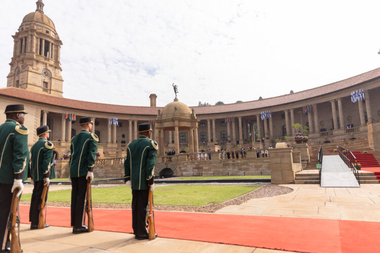 Statsbesökets officiella välkomstceremoni i Pretoria den 25 april 2023. Foto: Matti Porre/Republikens presidents kansli