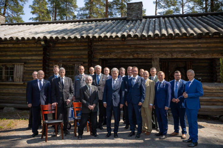 Spring luncheon at the Hunting Cabin of Mannerheim, Marshal of Finland in Loppi. Photo: Matti Porre/Office of the President of the Republic of Finland