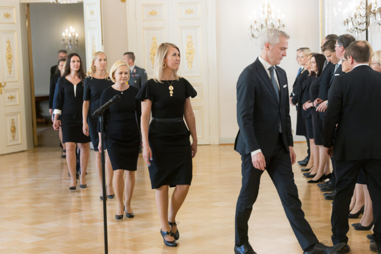 Prime Minister Petteri Orpo's new government paid a complimentary visit to the President of the Republic of Finland at the Presidential Palace on 20 June 2023.
