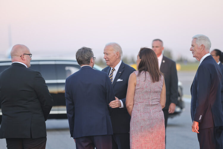 Yhdysvaltain presidentti Joe Biden saapui vierailulle Suomeen myöhään keskiviikkoiltana 12. heinäkuuta 2023. Kuva: Juhani Kandell/Tasavallan presidentin kanslia