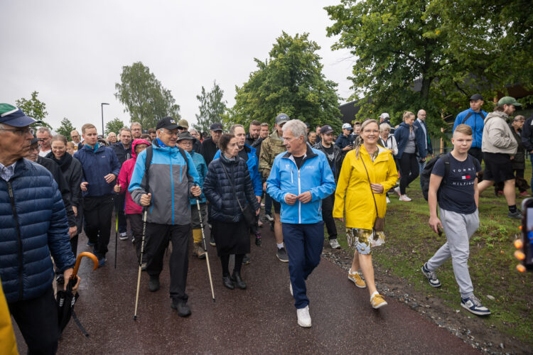 Syftet med evenemanget var att utmana finländarna att motionera och växelverka med varandra. Foto: Matti Porre/Republikens presidents kansli