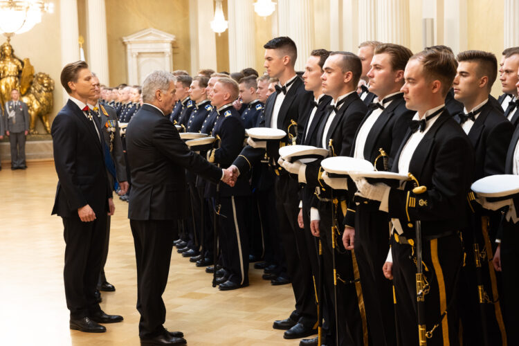 The President of the Republic of Finland promoted graduating Officer Cadets to Lieutenants and appointed them to the position of an officer or a fixed-term position of a junior officer on 25 August 2023. Photo: Juhani Kandell/Office of the President of the Republic of Finland