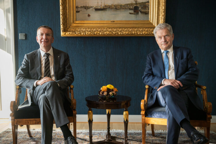 Presidenterna inför de bilaterala diskussionerna. Foto: Matti Porre/Republikens presidents kansli 