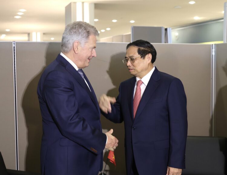Presidentti Niinistö och Vietnams statsminister Phạm Minh Chính träffades i samband med generalförsamlingen. Foto: Riikka Hietajärvi/Republikens presidents kansli