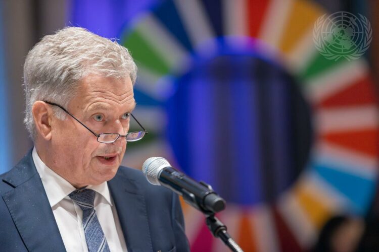 Presidentti Niinistö puhui YK:n pääsihteerin isännöimässä kestävän kehityksen huippukokouksessa. Kuva: UN Photo/Paulo Filgueiras