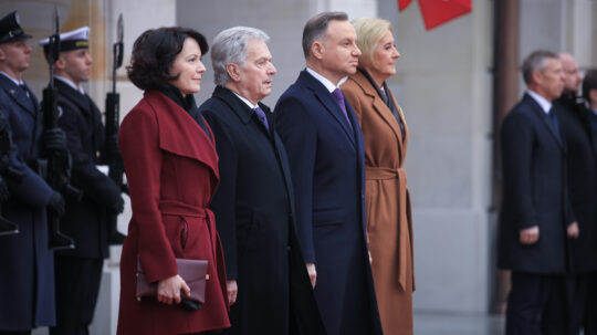 Vastaanottoseremoniat presidentinlinnan edessä Varsovassa. Kuva: Matti Porre/Tasavallan presidentin kanslia